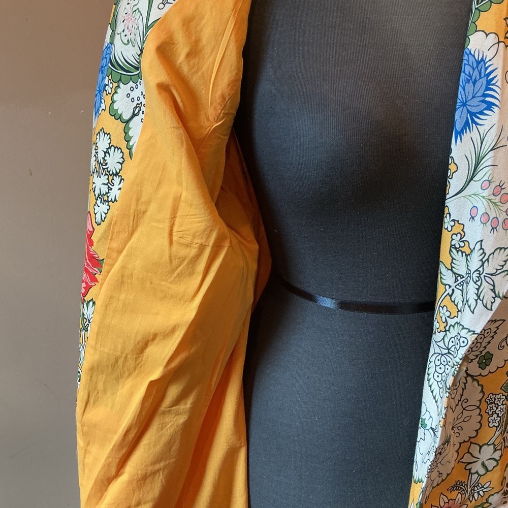 Floral Women's Blazer with Multicolor Design - Picture 4 of 5